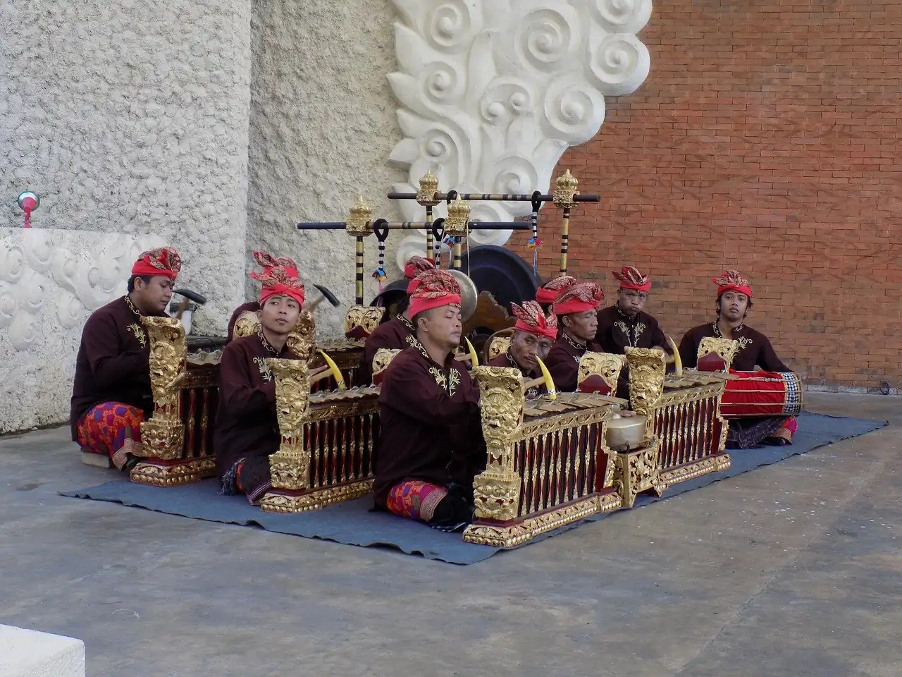 people playing balinese gamelan performance