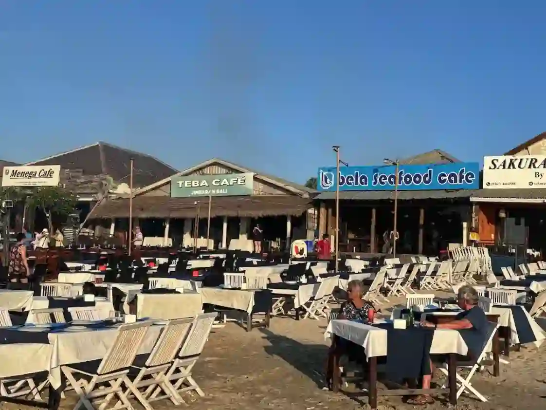 find the best seafood restaurants at jimbaran beach bali